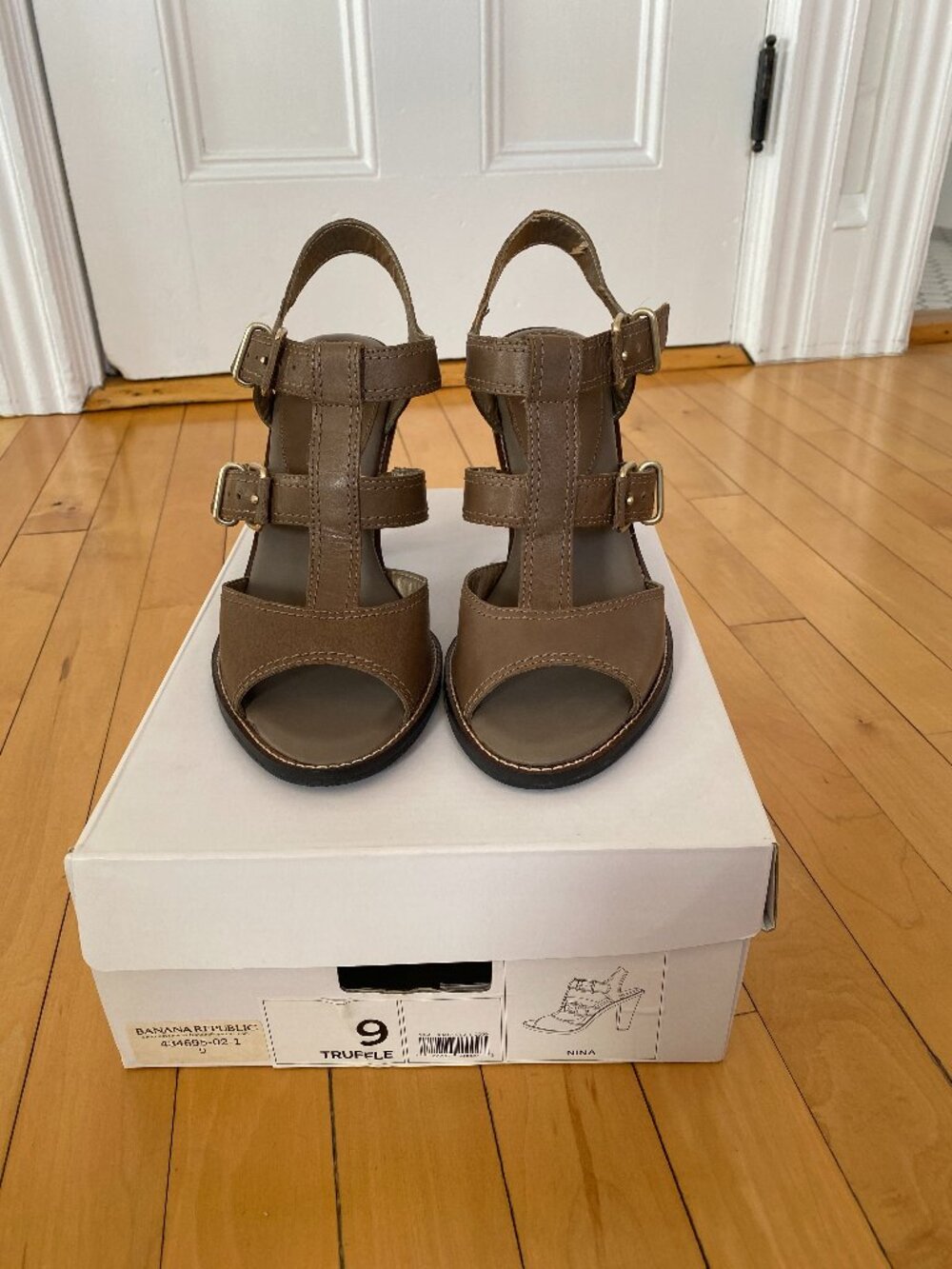 Banana Republic Double Buckle Nina Leather Sandals Size 9-GOOD CONDITION!